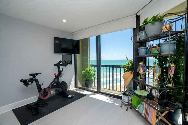 Building Photo - 9500 S Ocean Dr