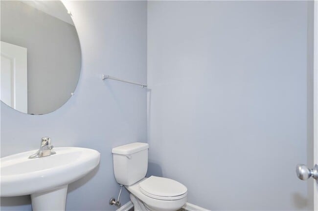 Building Photo - 995 Treymont Way SW