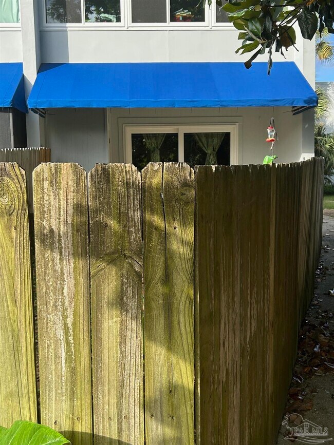 Building Photo - 201 Pensacola Beach Rd