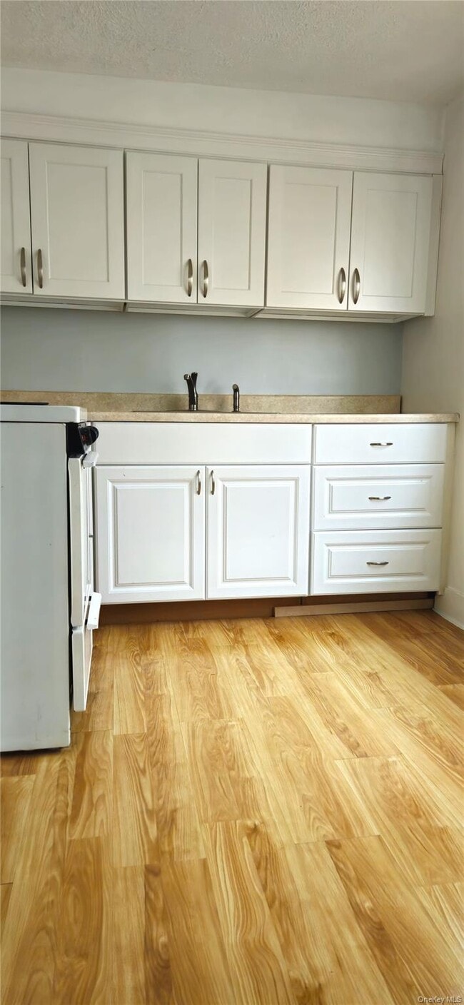 Building Photo - 56 4th Ave