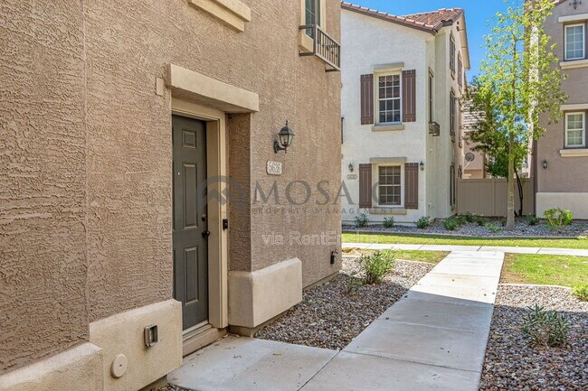 Building Photo - 5626 S 21st Pl