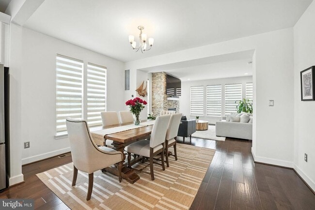 Building Photo - 610 Watermans Dr