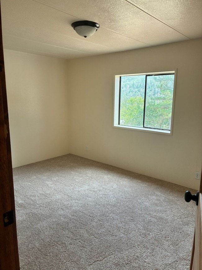 Building Photo - Fully Remodeled 5 Bedroom Home on 1 Acre with Shop, RV Parking & Stunning Views In Shady Cove