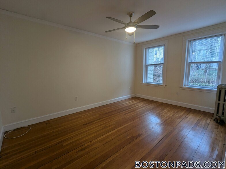 Building Photo - 33 Walbridge St