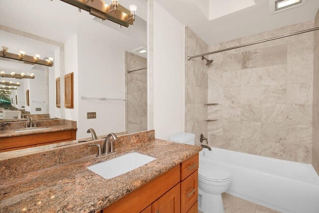 Building Photo - Light Filled 4 Bedroom 2.5 Bath Home in Sammamish