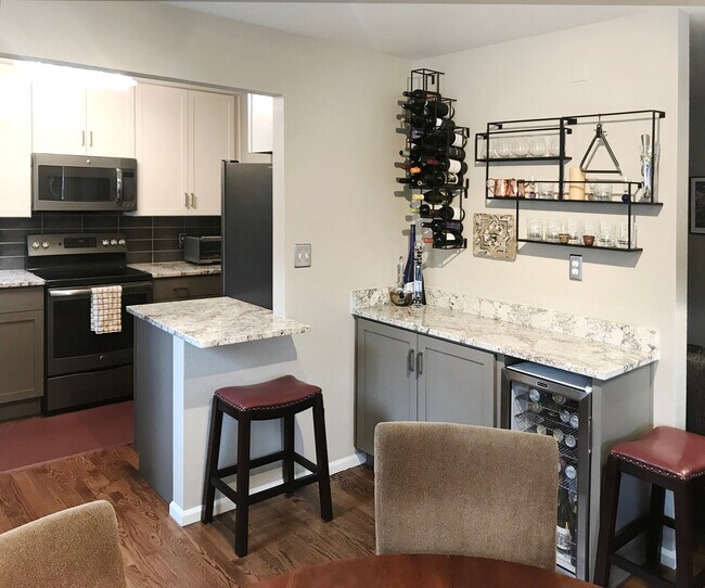 Building Photo - 1105 N Sherman St