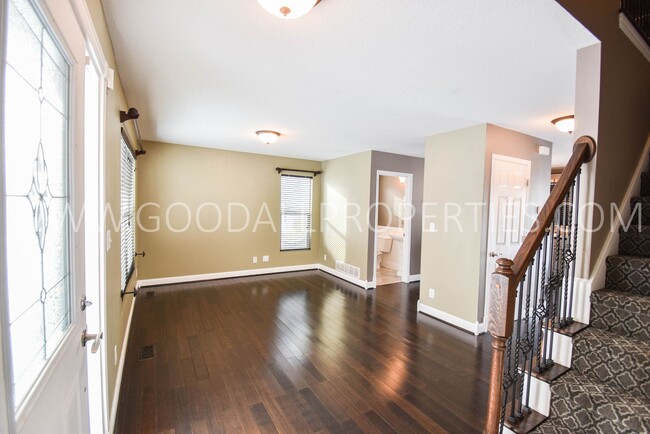 Building Photo - 4 Bedroom 3 Bath Home 3 Car Garage with large fenced in yard in Waukee