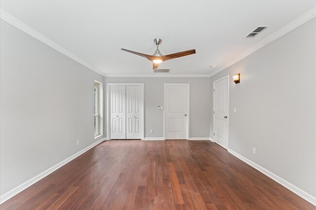 Building Photo - 10714 Deerwood Rd
