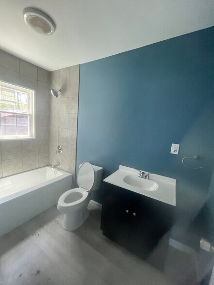 Building Photo - 4513 13th Ave N