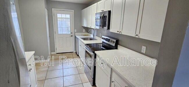 Building Photo - 725 Northlake Blvd