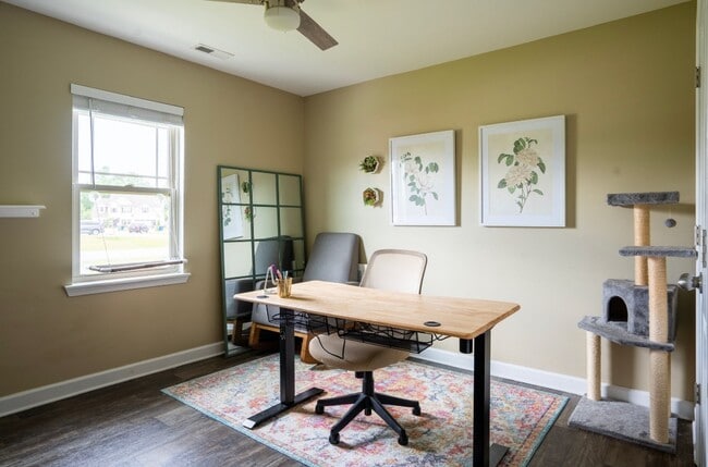 Building Photo - 3 Bedroom, 2 bath beautiful home - Bridgeport Community Sneads Ferry