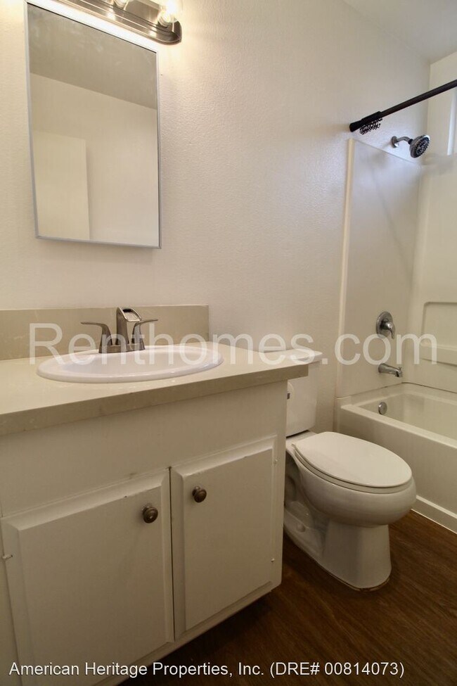 Building Photo - 2 br, 1 bath House - 733 Snapdragon Street