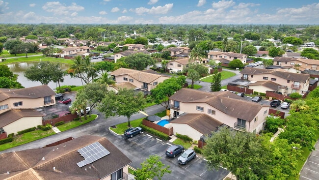 Building Photo - 4180 Landar Dr N