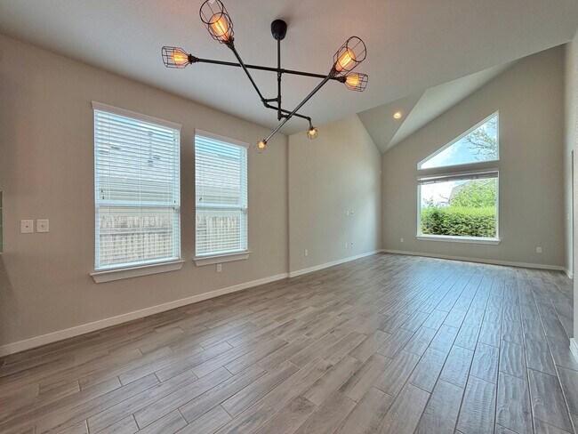 Building Photo - 5404 Bonneville Bend