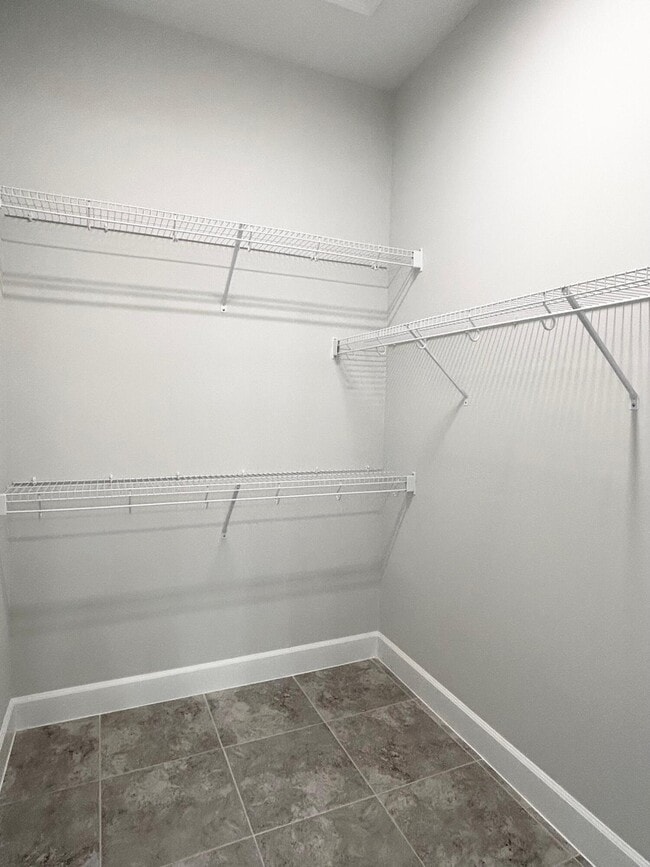 Building Photo - 15192 Wildwood Cir