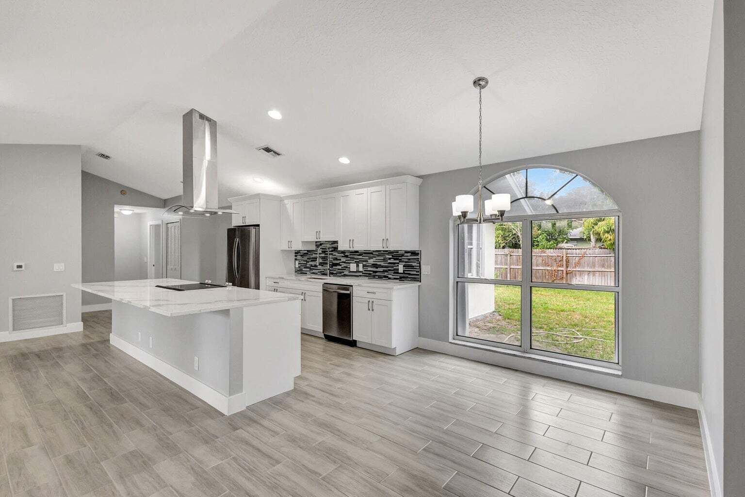 Building Photo - 843 Azalea Dr