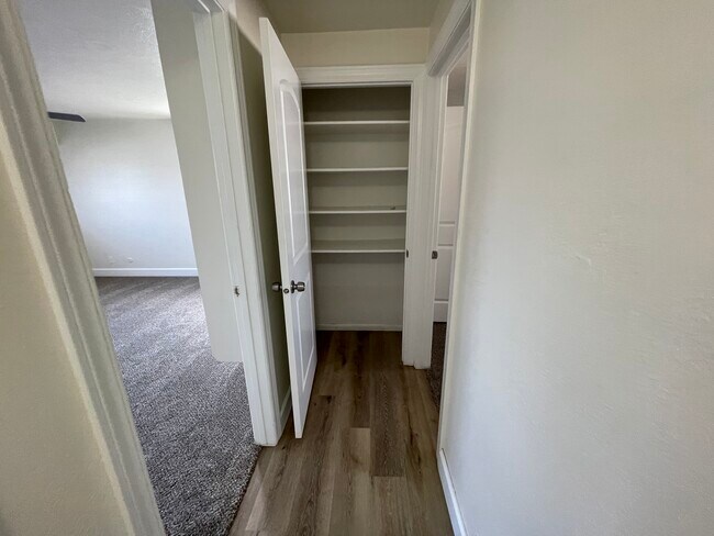 Building Photo - 250 N 360 W