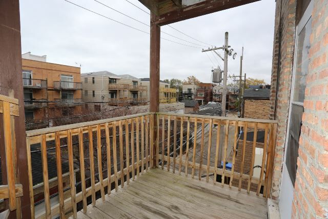 Building Photo - 3913 N Janssen Ave