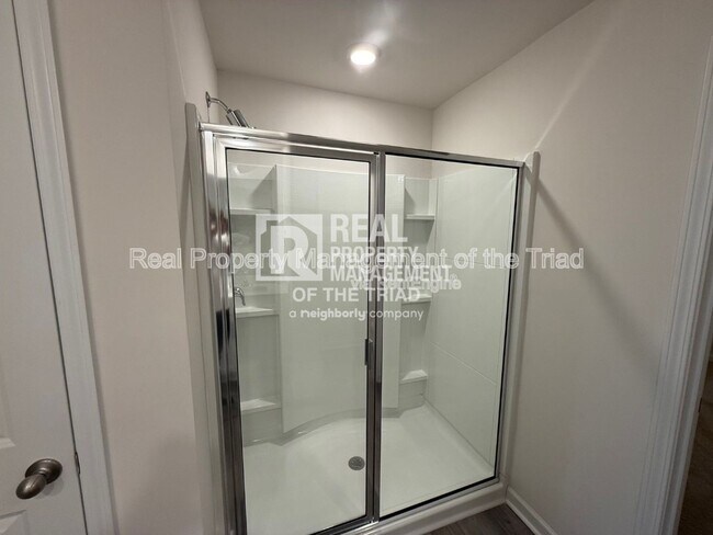 Building Photo - 407 Gulliver Ct