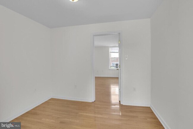 Building Photo - 1526 Brown St