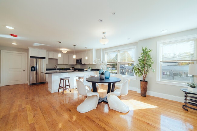 Interior Photo - 45 Spring St