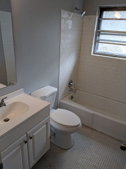 Building Photo - 2007 Winmar Ln