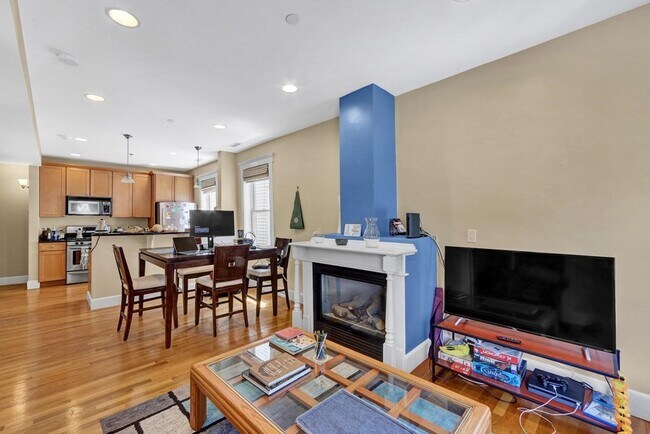 Building Photo - 283 Western Ave