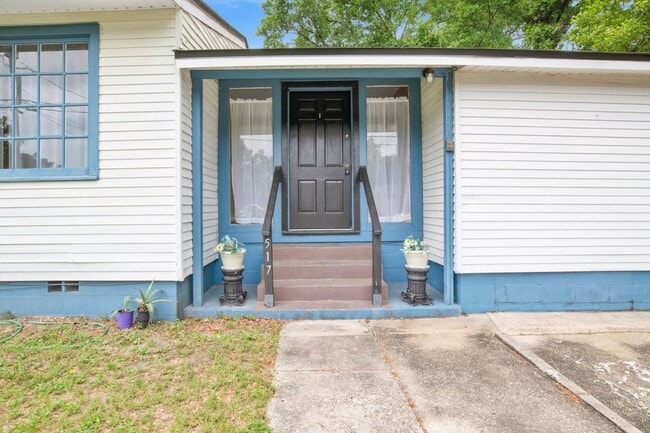 Building Photo - 517 Lakewood Rd