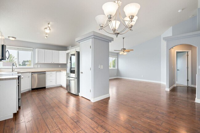 Building Photo - Ranch Style. 3 Bedroom Home.