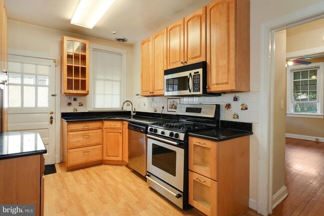 Building Photo - 6066 Wooten Dr