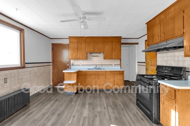 Building Photo - 765 Oliver St