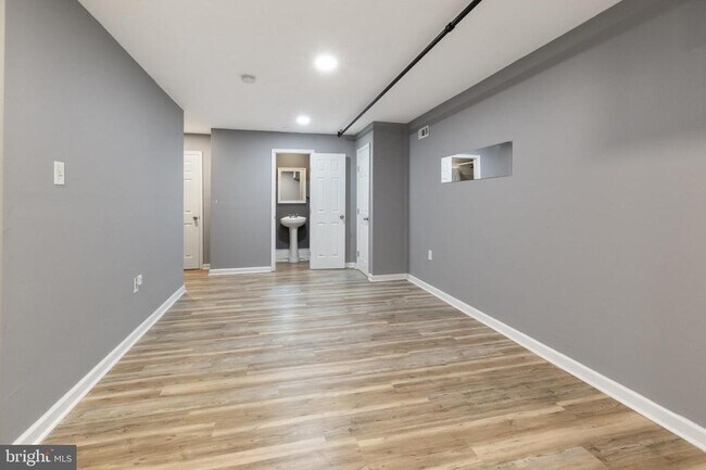 Building Photo - 1719 Ridge Ave