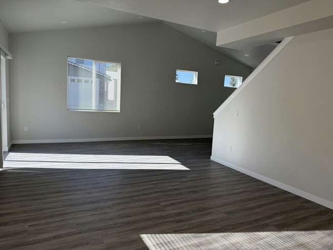 Building Photo - 1822 N Coach Ln