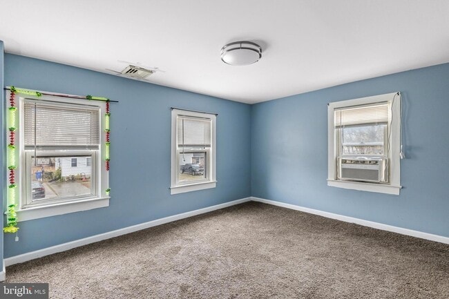 Building Photo - 14 Zane St