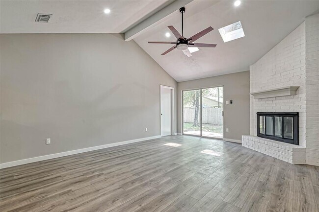 Building Photo - 12 Field Flower Ct