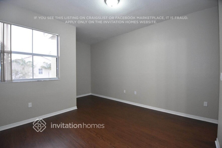 Building Photo - 4025 SW 149th Ct