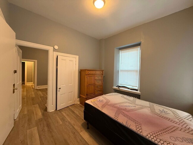 Building Photo - 446 N Duke St