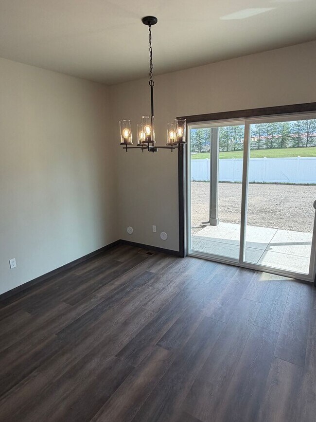 Building Photo - Beautiful & Brand New 4 bd/2.5 ba Home