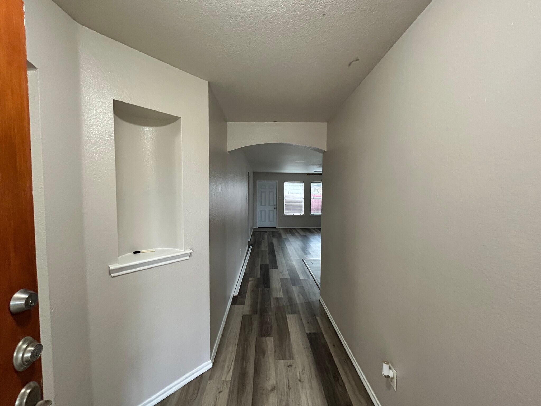 Building Photo - 10445 Hideaway Trl