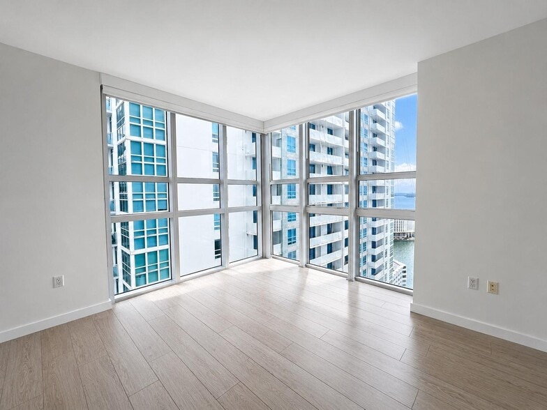 Building Photo - 951 Brickell Ave