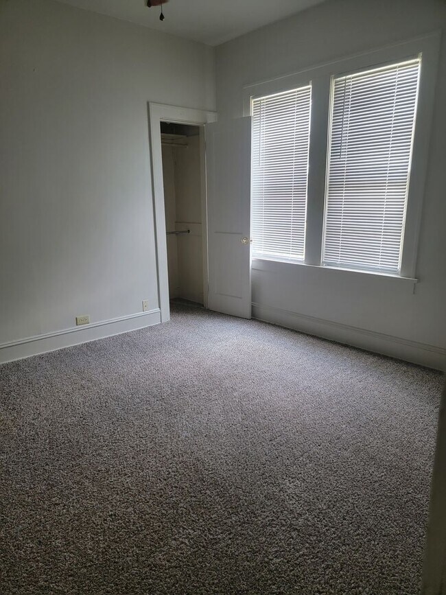 Building Photo - 3 Bedroom 1 Bathroom Highland Home