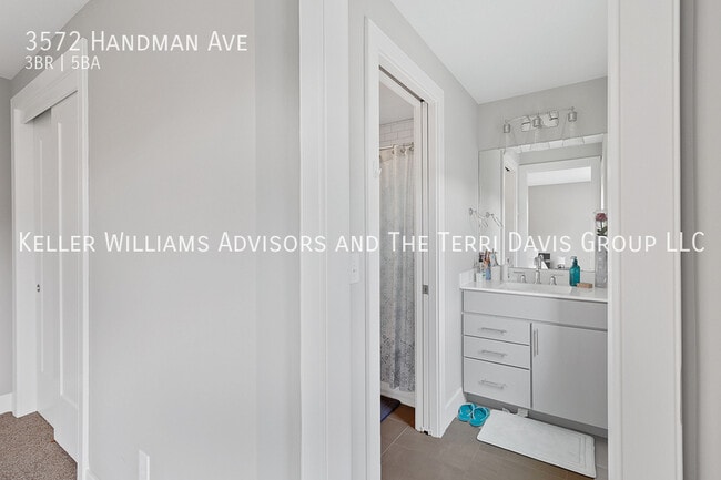 Building Photo - 3572 Handman Ave