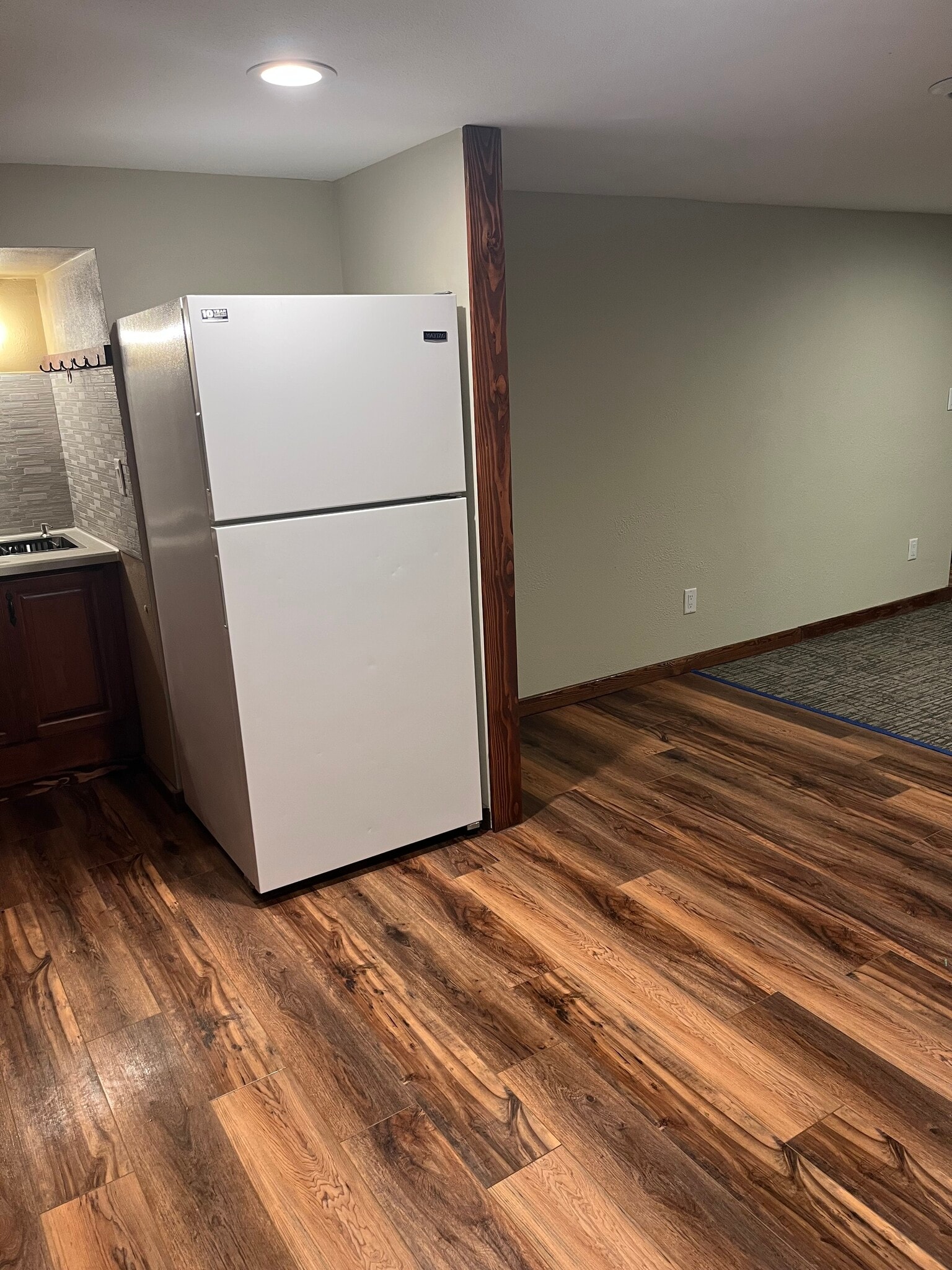 Building Photo - 208 4th St