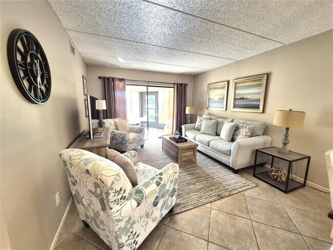 Building Photo - 50 Woodlake Pl