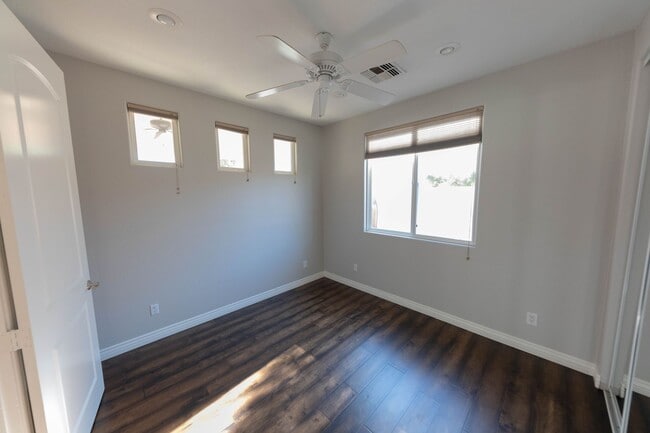 Building Photo - Charming 4 bed, 2 bath home in Chandler!
