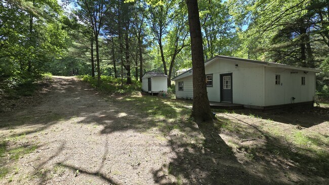 Building Photo - 14690 W Pine Lake Rd
