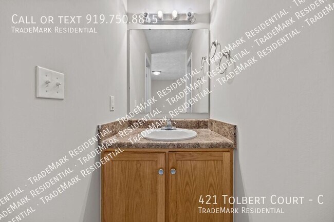 Building Photo - 421 Tolbert Ct