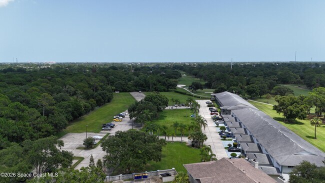Building Photo - 1600 Woodland Dr