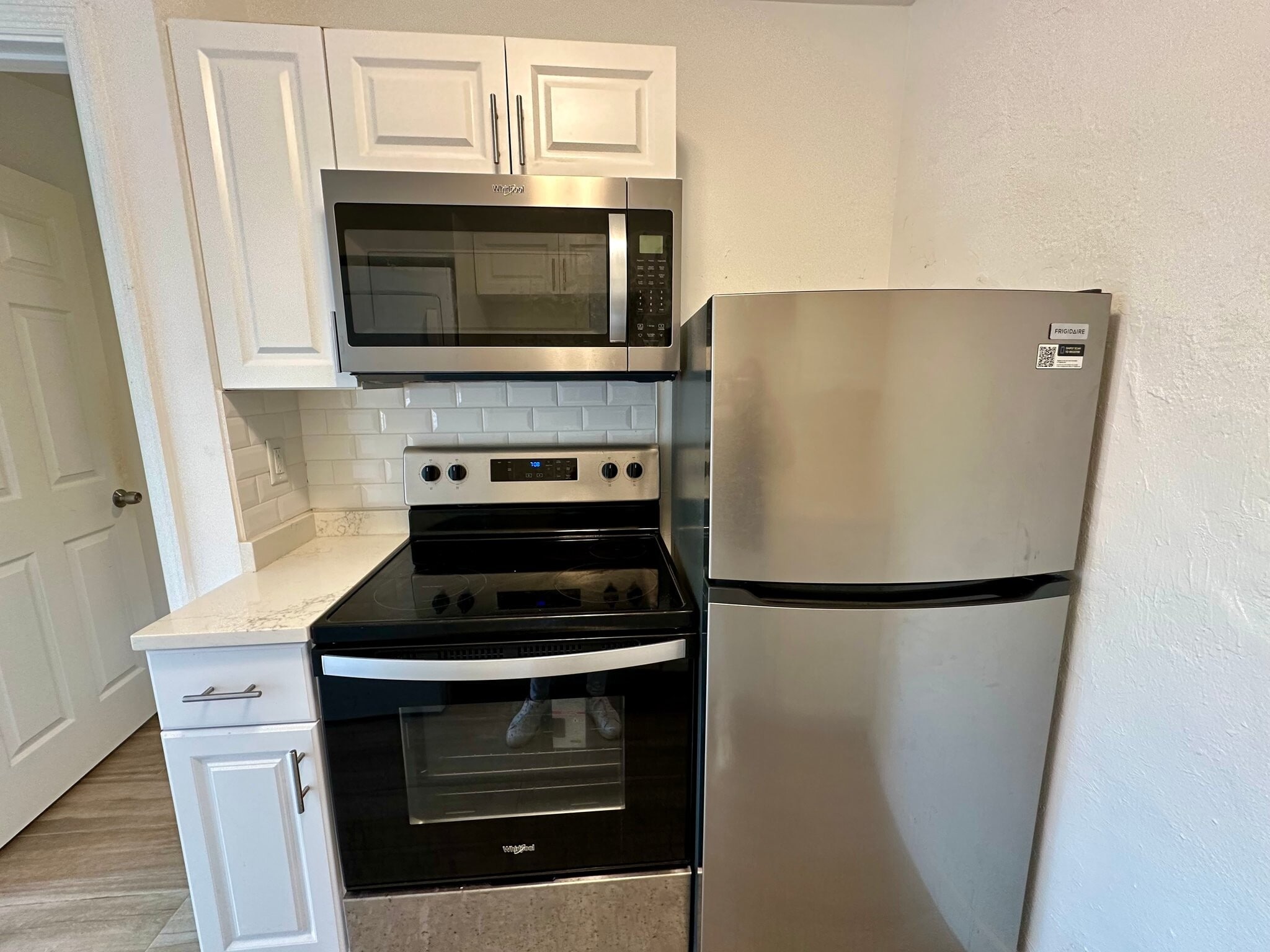 Building Photo - 4241 Tarpon Ave