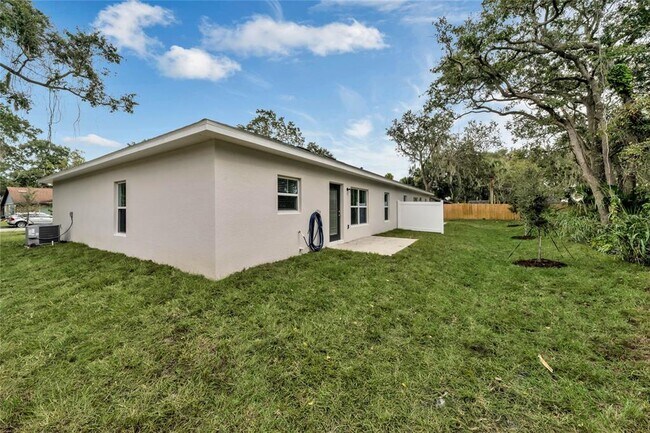 Building Photo - 1308 Bond St